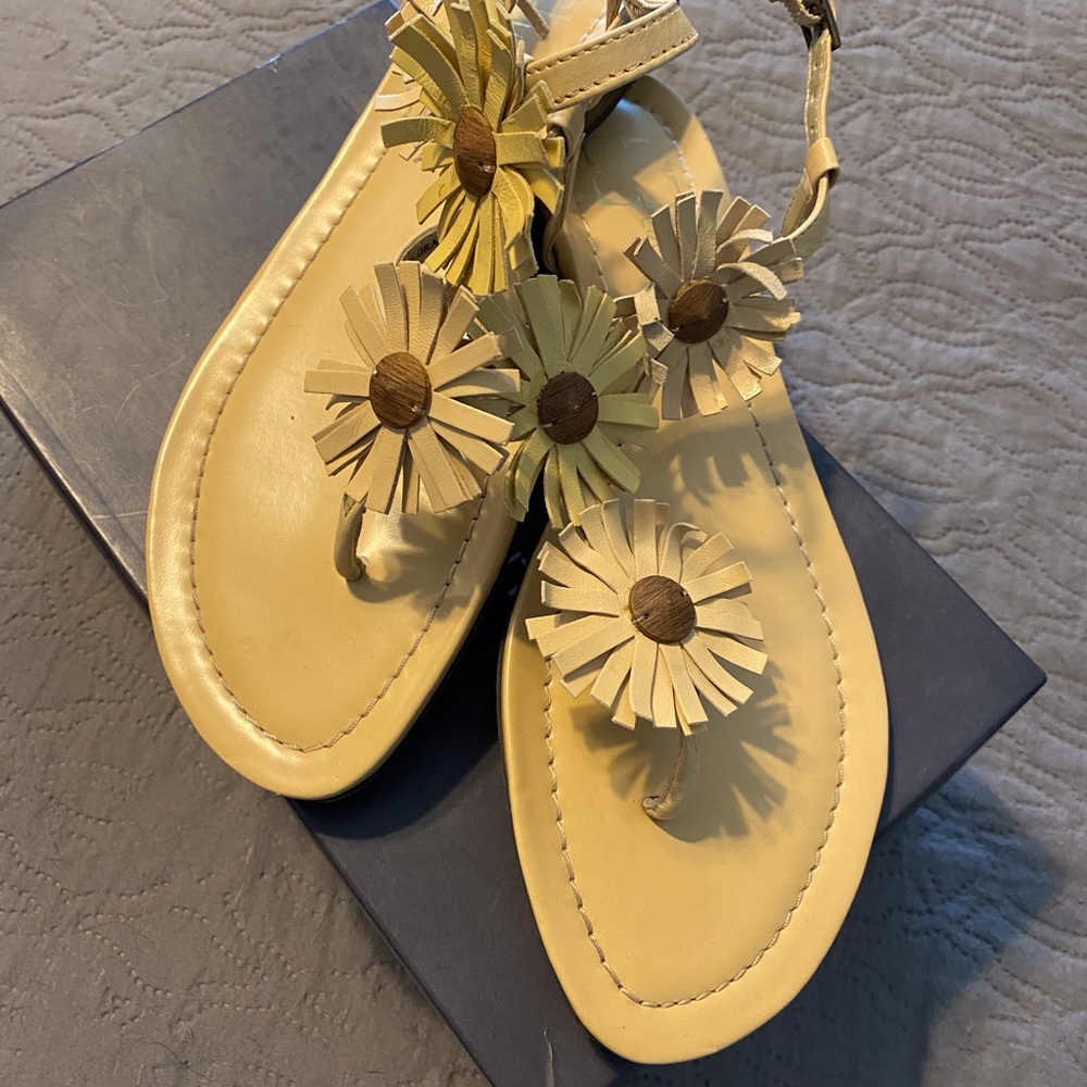 Liz Claiborne Nalani straw sandal